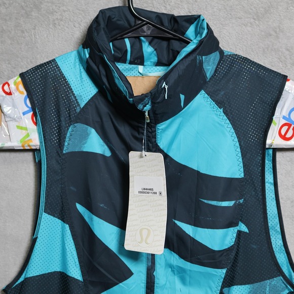 Lululemon Pack It Vest Womens 8 Blue Black Hidden Hood Reflective Windbreaker - Picture 2 of 10